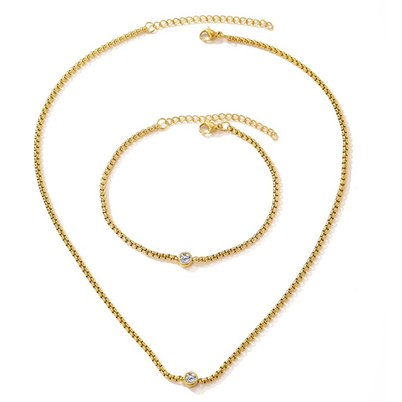 Mirella - Elegant Set. Stainless Steel Chain Necklace & Bracelet With Diamond - Picture 5 of 9